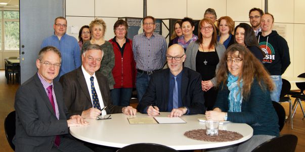 Hensel und Stadt Lennestadt schließen Kooperationsvertrag