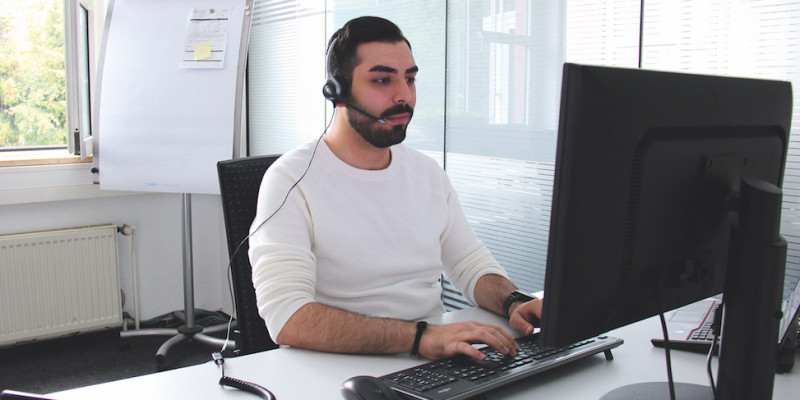 Muhammed Caliskan berichtet über seine Ausbildung zum Informatikkaufmann bei der Weber Gruppe in Dillenburg