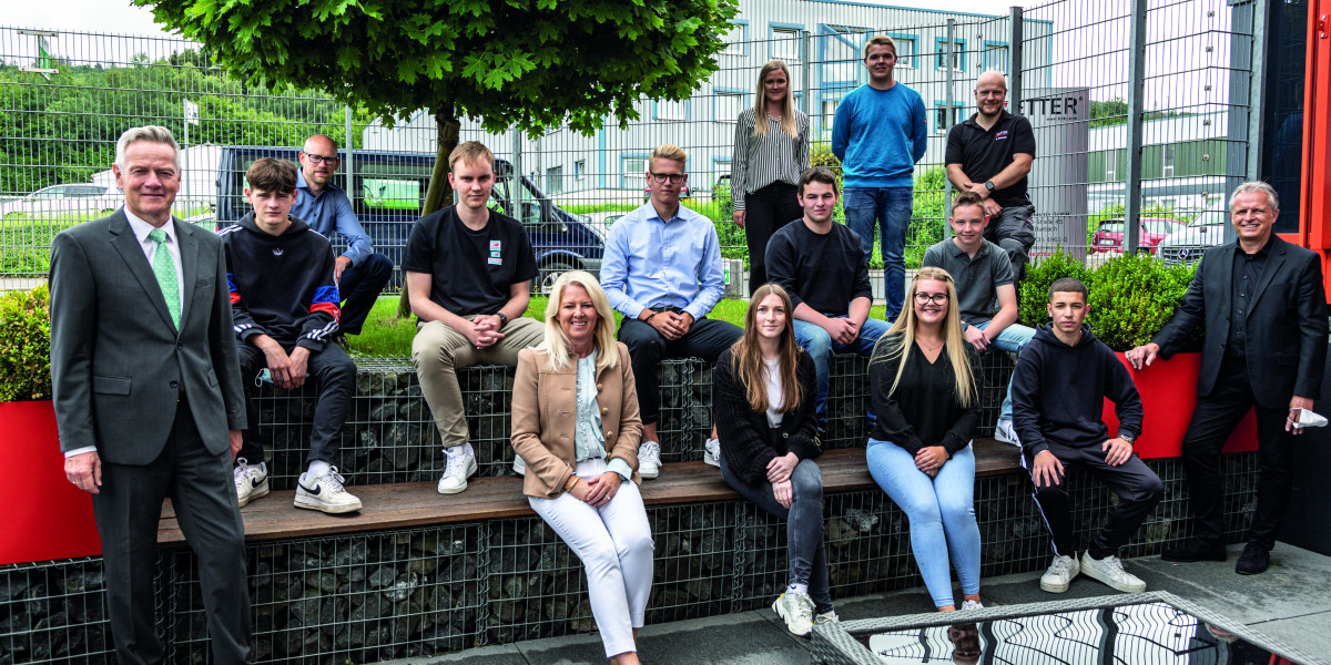 Willkommen im Team! Der Burbacher Gabelzinkenhersteller VETTER begrüßt neun junge Talente zum Ausbildungsstart 2021